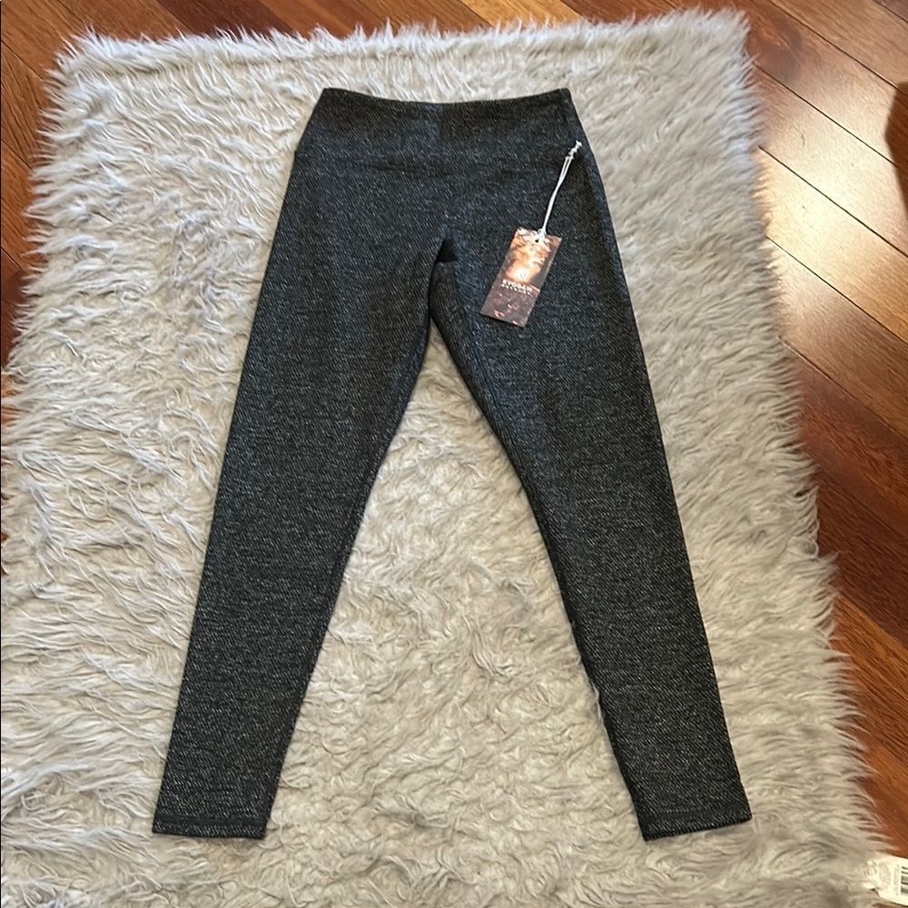 NWT Kyodan black and white‎ athletic leggings